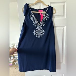 NWT Lilly Pulitzer ! Penelope Shift XL/16 very roomy! Gorgeous detailing